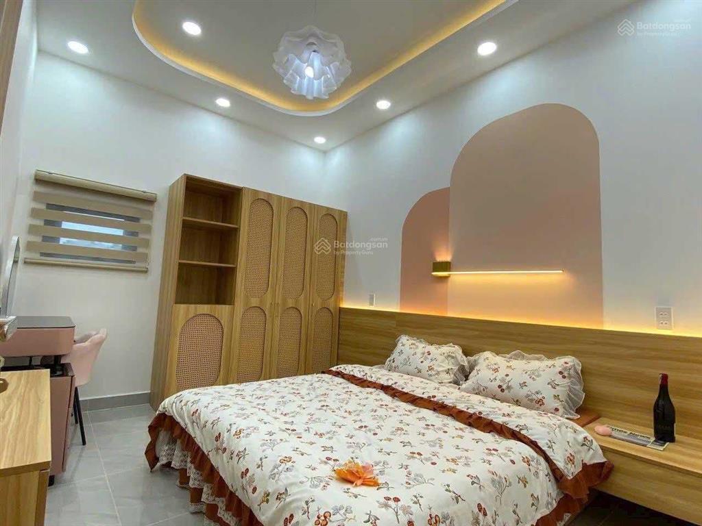 Chốt nhanh kẻo mất căn nhà phố bùi hữu nghĩa, p7, q5, dt 68m2, cho thuê 18 triệu, shr