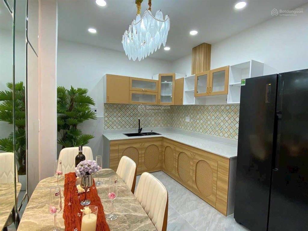 Chốt nhanh kẻo mất căn nhà phố bùi hữu nghĩa, p7, q5, dt 68m2, cho thuê 18 triệu, shr