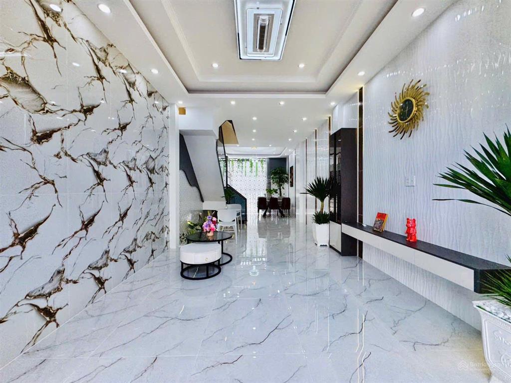 Bán nhà 2 lầu giá ngộp hxh hoa sứ, p7, phú nhuận, dt 87,5m2, giá 4 tỷ 350, thuê 18 triệu, sổ riêng