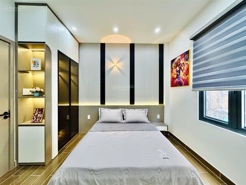 Bán nhà 2 lầu giá ngộp hxh hoa sứ, p7, phú nhuận, dt 87,5m2, giá 4 tỷ 350, thuê 18 triệu, sổ riêng