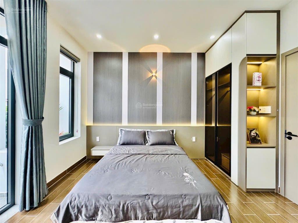 Bán nhà 2 lầu giá ngộp hxh hoa sứ, p7, phú nhuận, dt 87,5m2, giá 4 tỷ 350, thuê 18 triệu, sổ riêng