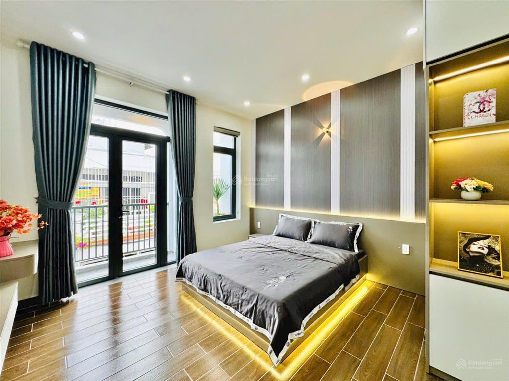 Bán nhà 2 lầu giá ngộp hxh hoa sứ, p7, phú nhuận, dt 87,5m2, giá 4 tỷ 350, thuê 18 triệu, sổ riêng