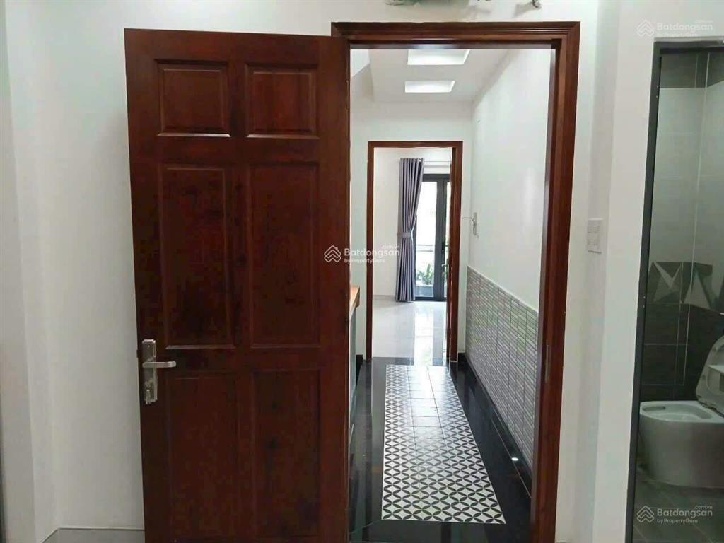 Bán nhà đường cao đức lân, p. an phú, quận 2, dt 108m2, giá 5 tỷ 530tr, cho thuê 30tr/th, sổ riêng