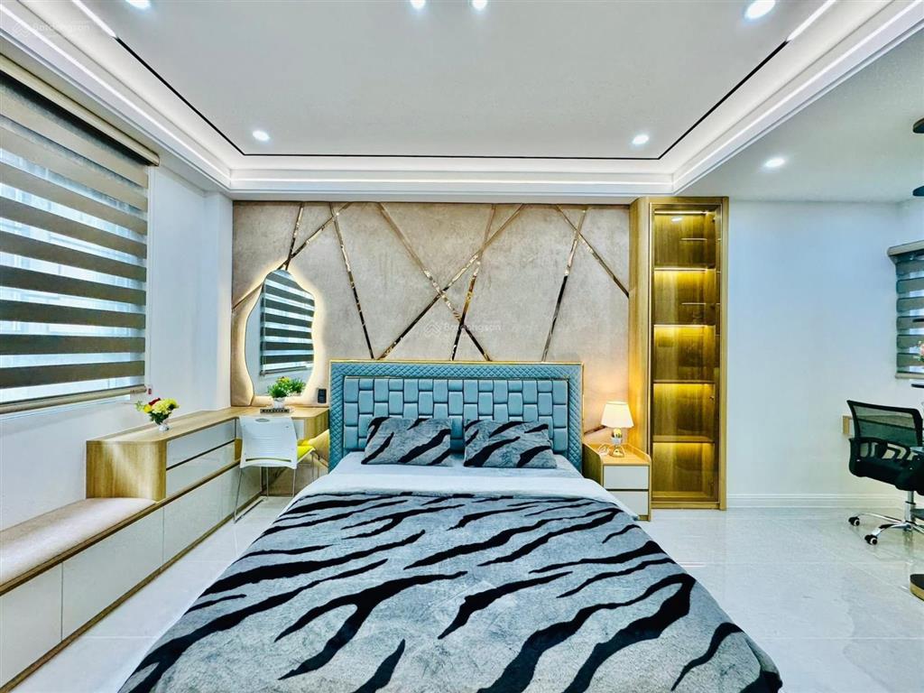 Kẹt tiền bán gấp nhà 84.3m2 hoàng hoa thám, p6, bình thạnh, giá 4 tỷ 260tr, cho thuê 28tr, sổ riêng