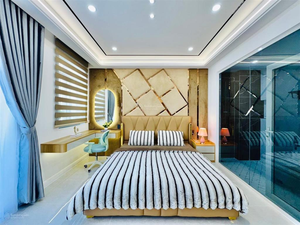 Kẹt tiền bán gấp nhà 84.3m2 hoàng hoa thám, p6, bình thạnh, giá 4 tỷ 260tr, cho thuê 28tr, sổ riêng