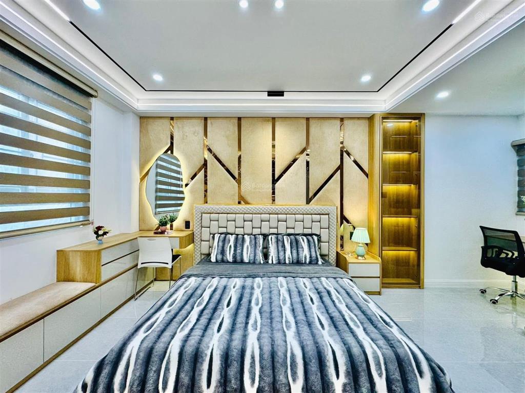 Kẹt tiền bán gấp nhà 84.3m2 hoàng hoa thám, p6, bình thạnh, giá 4 tỷ 260tr, cho thuê 28tr, sổ riêng