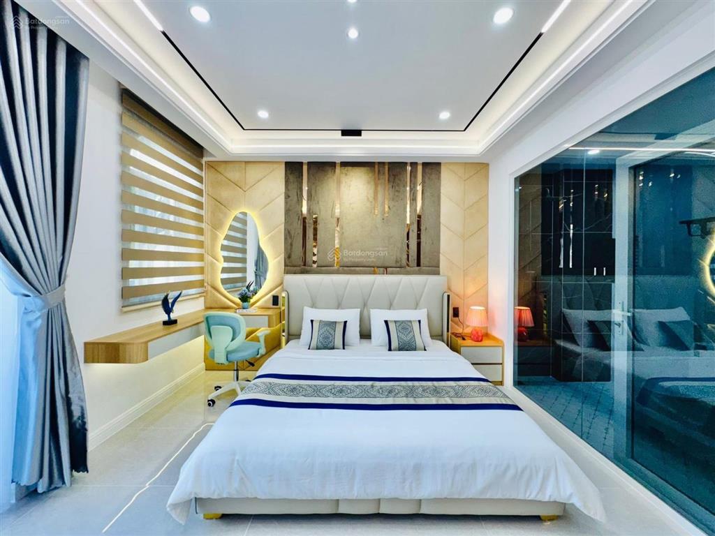 Kẹt tiền bán gấp nhà 84.3m2 hoàng hoa thám, p6, bình thạnh, giá 4 tỷ 260tr, cho thuê 28tr, sổ riêng