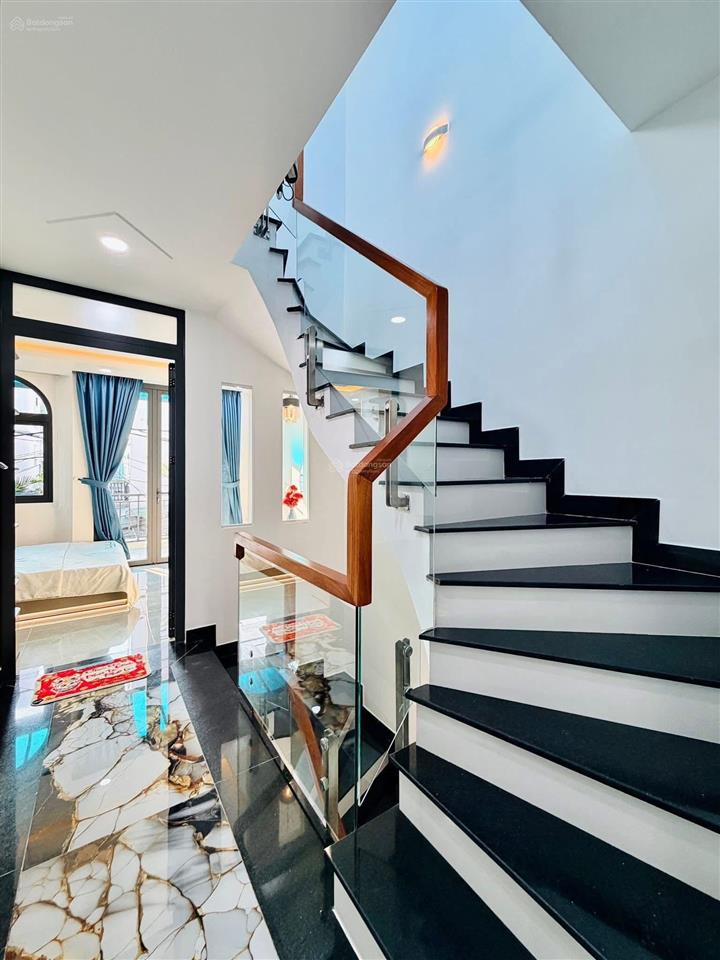 Bán nhà riêng đẹp xuất sắc tại phan đăng lưu, p1, phú nhuận, dt 88,8m2, giá 4 tỷ 650tr, sổ riêng