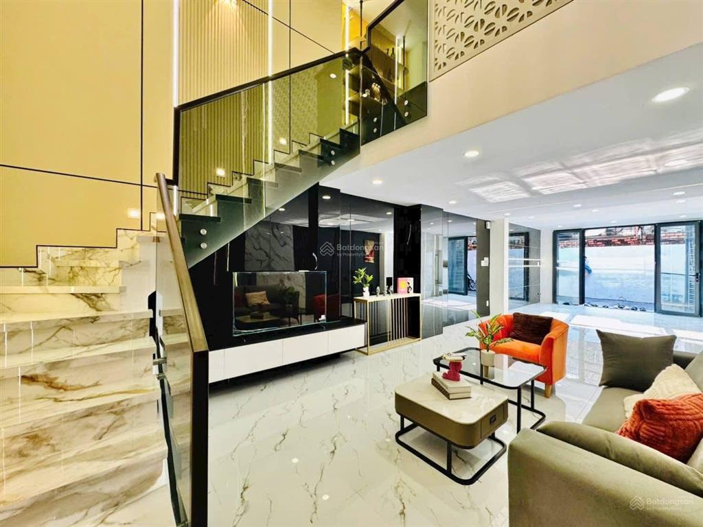 Bán gấp nhà đặng văn ngữ, p10, phú nhuận, dt 82m2, cho thuê 24 triệu, sổ hồng riêng