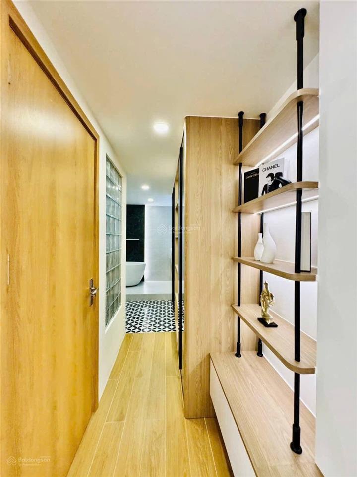 Bán gấp nhà đặng văn ngữ, p10, phú nhuận, dt 82m2, cho thuê 24 triệu, sổ hồng riêng