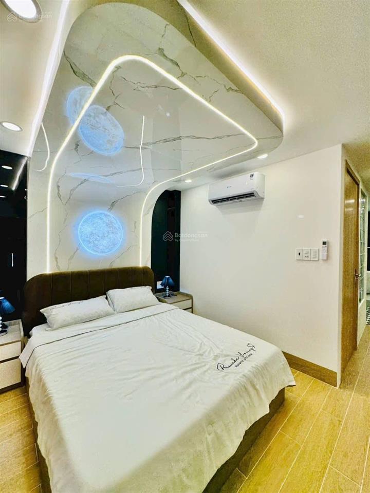 Bán gấp nhà đặng văn ngữ, p10, phú nhuận, dt 82m2, cho thuê 24 triệu, sổ hồng riêng