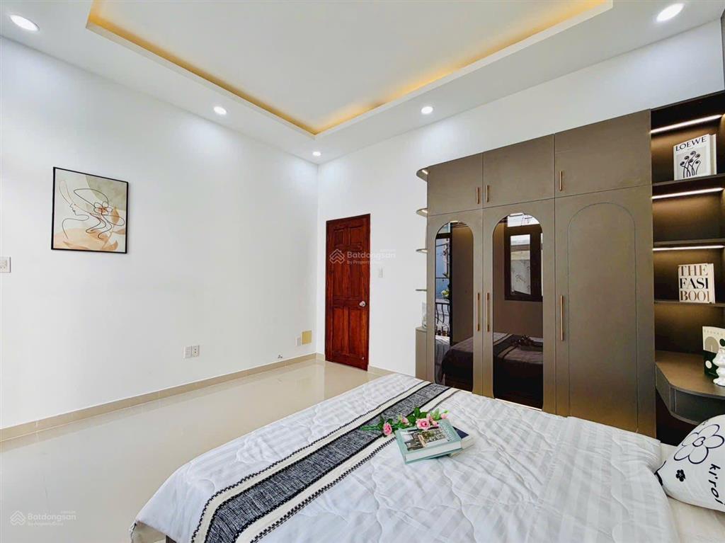 Ví trí cực đẹp trần quang diệu, p 14, q3, dt 88m2, cho thuê 22tr/th, sổ hồng riêng