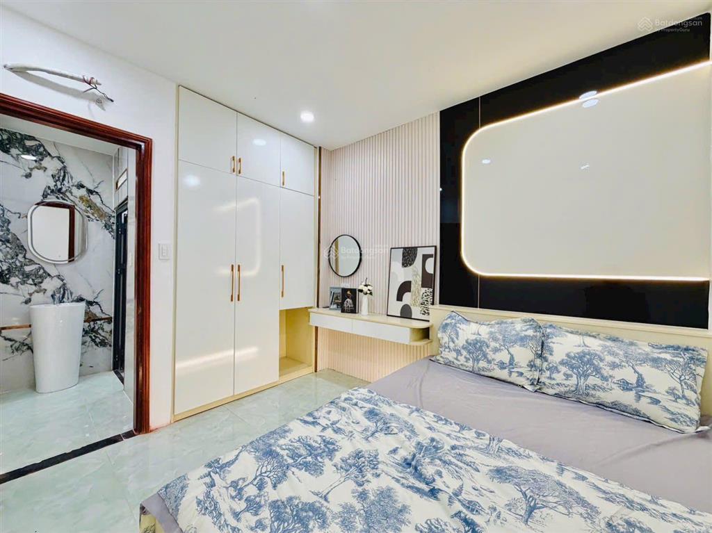 Ví trí cực đẹp trần quang diệu, p 14, q3, dt 88m2, cho thuê 22tr/th, sổ hồng riêng