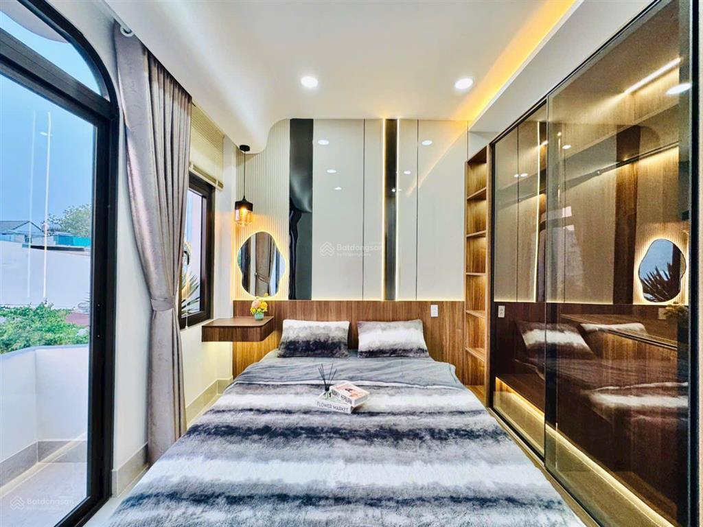 Giảm mạnh! nhà mới đẹp hoàng văn thụ, p 9, phú nhuận, dt 98,5m2, giá 5 tỷ 250tr, sổ hồng riêng