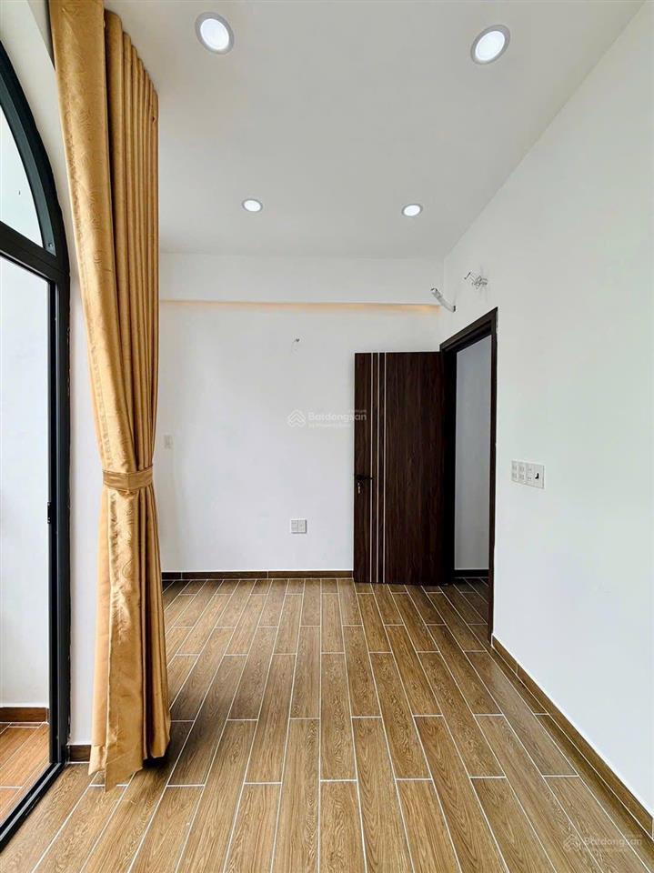 Chính chủ cần bán nhà cao thắng, p12, q10, dt 67,5m2, giá 3 tỷ 250tr, cho thuê 26tr, sổ hồng riêng