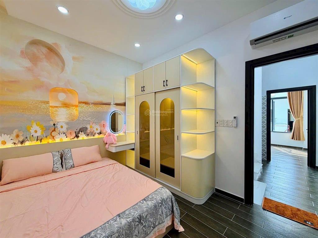 Chính chủ cần bán nhà cao thắng, p12, q10, dt 67,5m2, giá 3 tỷ 250tr, cho thuê 26tr, sổ hồng riêng