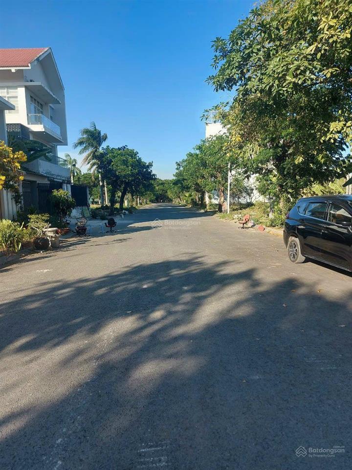 Mở bán 5 nền đào trí, phú thuận, quận 7, dt 80m2, giá 3 tỷ 700, đối diện cc skyline, sổ hồng riêng