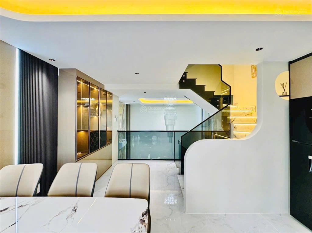 Bán nhanh nhà hẻm huỳnh văn bánh p12 phú nhuận, dt 75m2, giá 3 tỷ 250tr, thuê 24tr, sổ hồng riêng
