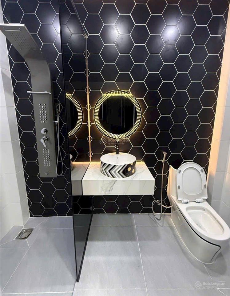 Bán nhà ngộp tân cảng, p 25, bình thạnh, 85m2, giá 3 tỷ 900, cách ga metro 7', thuê 22tr, sổ riêng