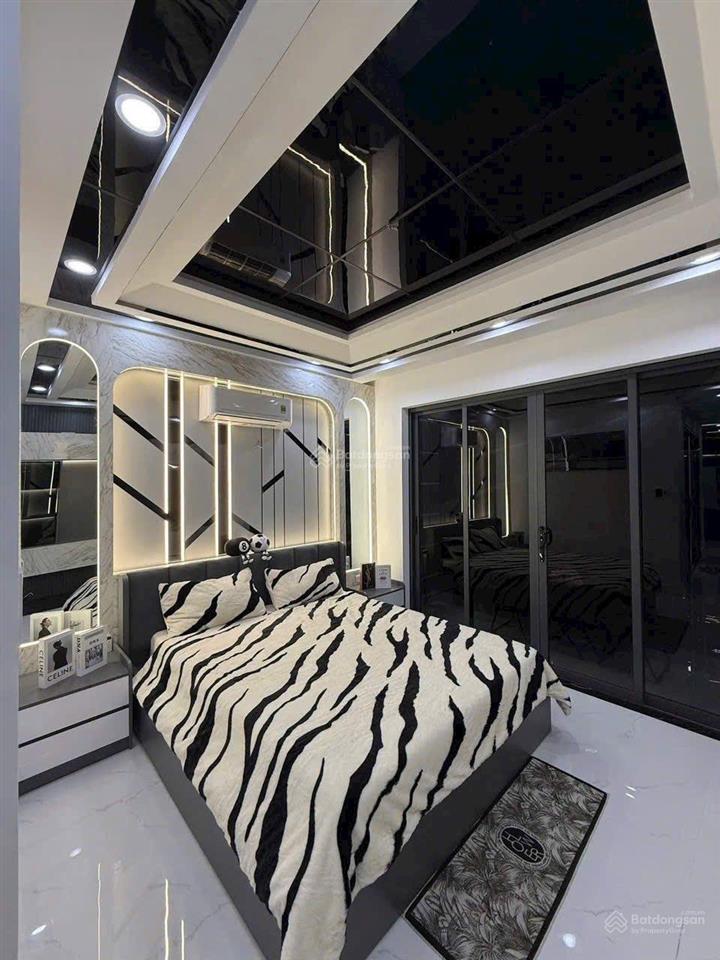 Bán nhà ngộp tân cảng, p 25, bình thạnh, 85m2, giá 3 tỷ 900, cách ga metro 7', thuê 22tr, sổ riêng
