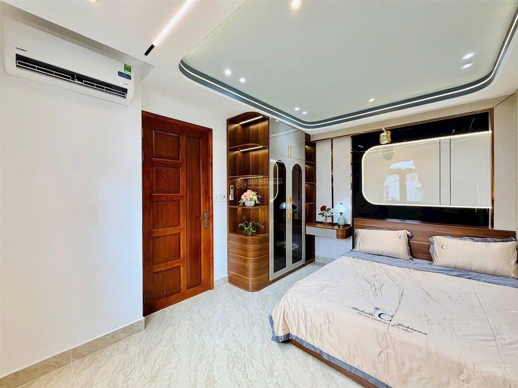 Bán nhà sát quận 1! lê văn duyệt, p1, bình thạnh, dt 76m2, giá 3 tỷ 900tr, cho thuê 26tr/th, sổ sẵn