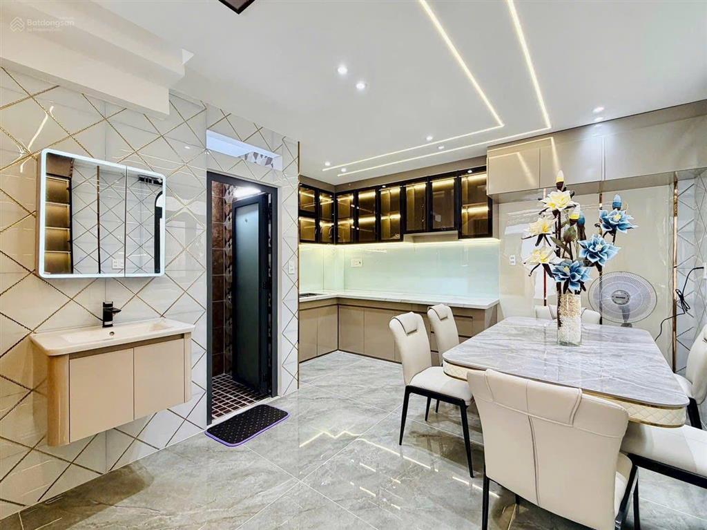 Bán nhà sát quận 1! lê văn duyệt, p1, bình thạnh, dt 76m2, giá 3 tỷ 900tr, cho thuê 26tr/th, sổ sẵn