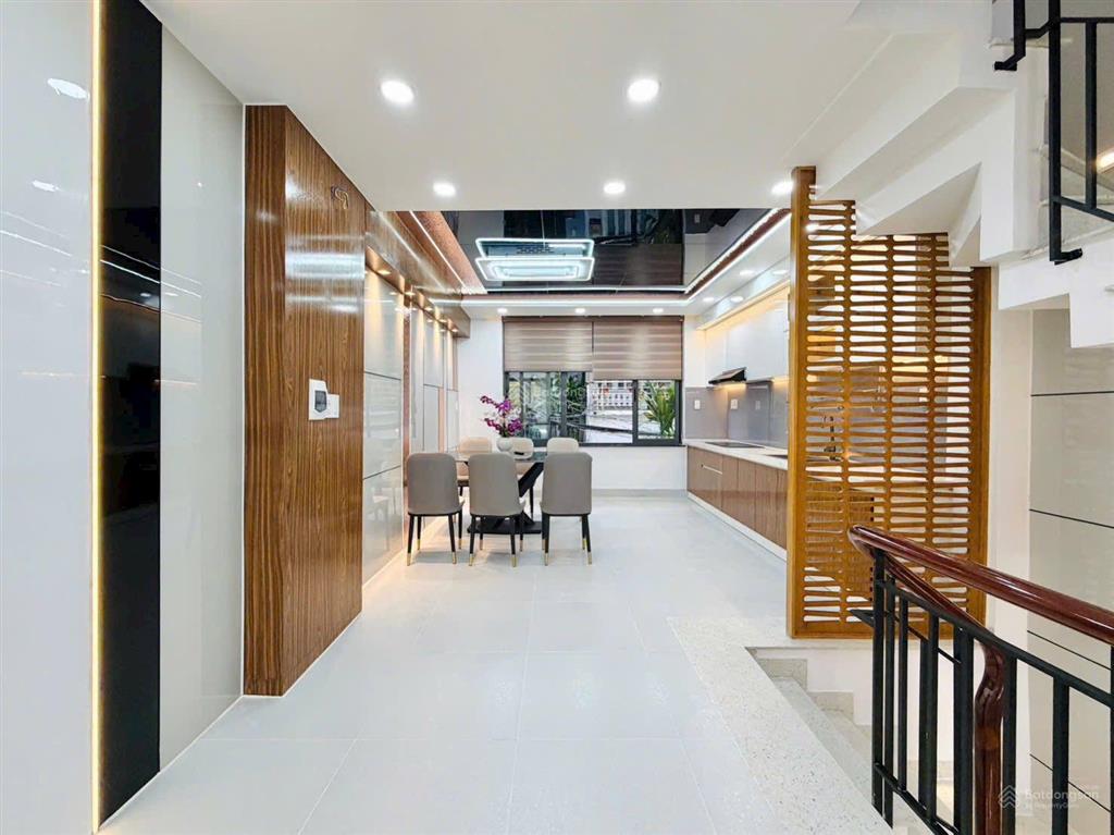 Nóng từng giờ, lời từng ngày với căn nhà sư vạn hạnh, p12, q10, dt 77,5m2, giá 4 tỷ 350tr, sổ riêng