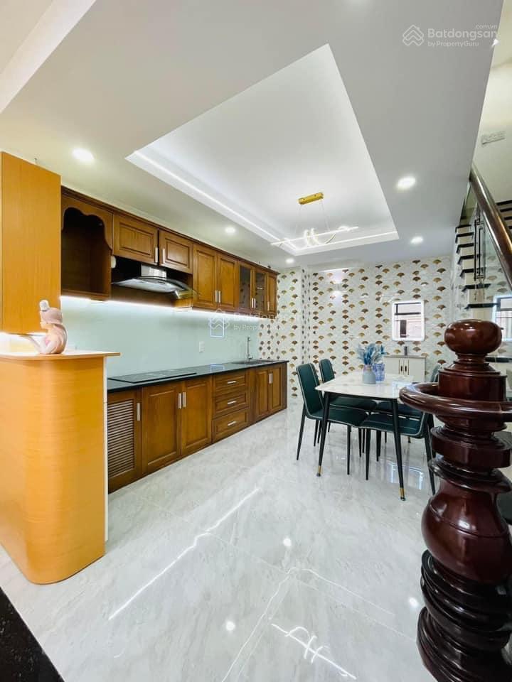 Sở hữu ngay nhà lê hồng phong, p. 10, q. 10, dt 76,9m2, giá 3 tỷ 950, cho thuê 22tr, sổ hồng riêng