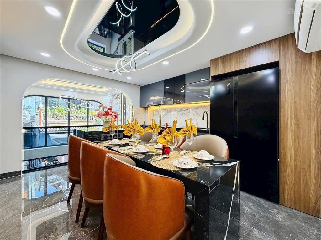 Một căn độc quyền duy nhất hoa mai, p2, phú nhuận, dt 75m2, cho thuê 25tr, sổ riêng