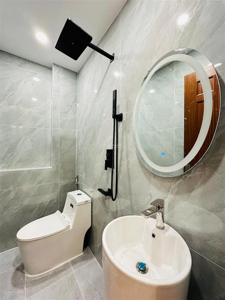 Gía tốt nhất khu vực ! bán nhà lê văn sỹ, p 12, q 3, dt 57,4m2, giá 3 tỷ 250tr, thuê 22tr, sổ riêng