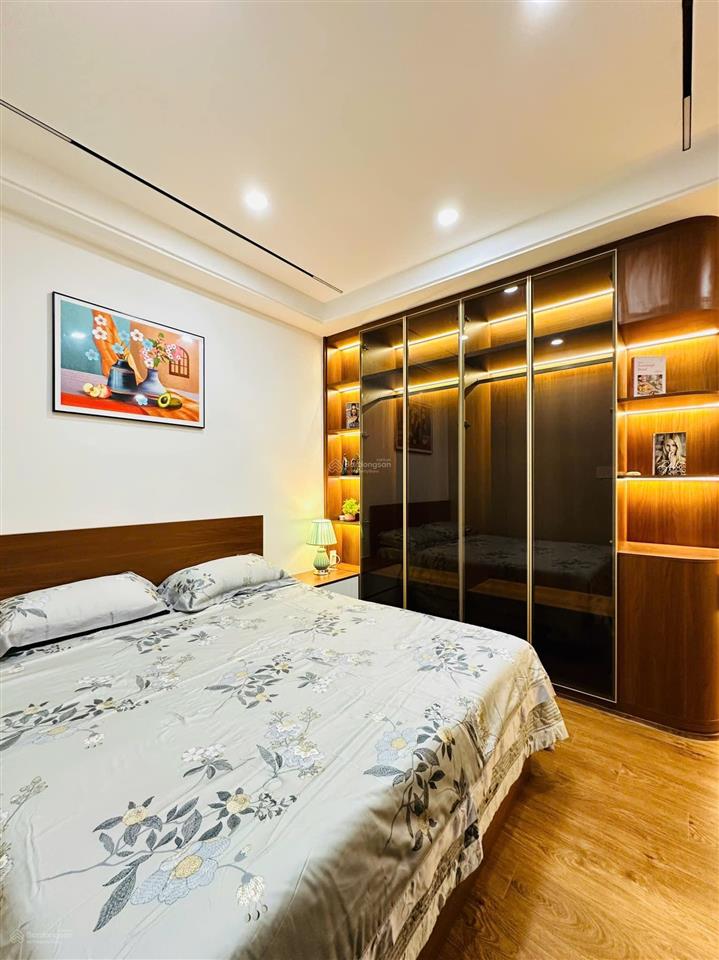 Gía tốt nhất khu vực ! bán nhà lê văn sỹ, p 12, q 3, dt 57,4m2, giá 3 tỷ 250tr, thuê 22tr, sổ riêng