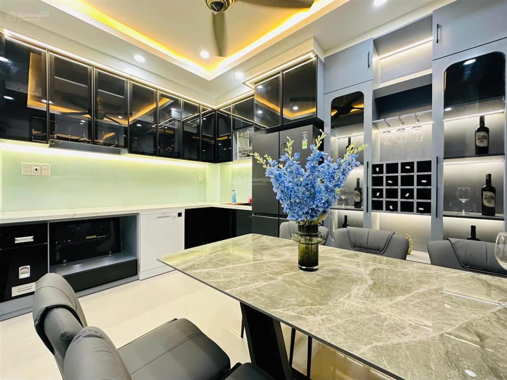 Gía tốt nhất khu vực ! bán nhà lê văn sỹ, p 12, q 3, dt 57,4m2, giá 3 tỷ 250tr, thuê 22tr, sổ riêng