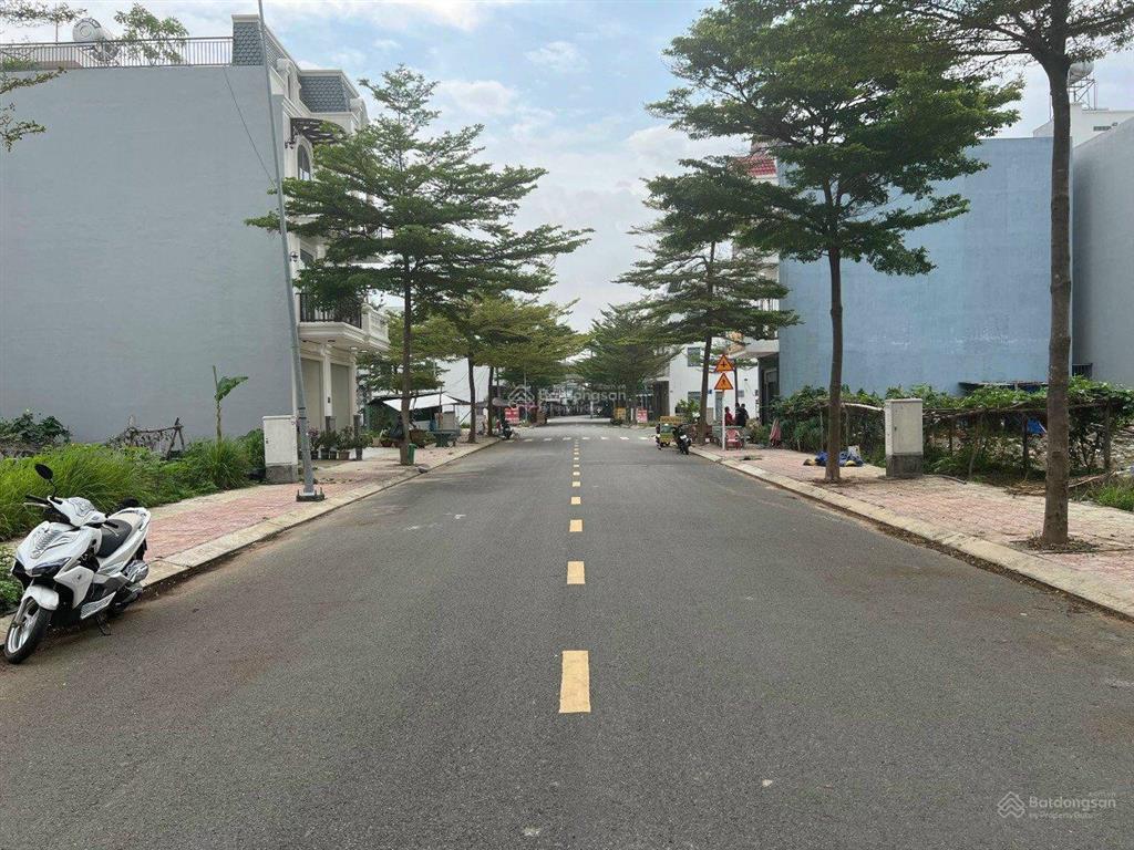 Đất nền ngay vườn lài, an phú đông, q 12, dt 80m2, giá 3 tỷ 500tr, đường rộng 12m, sổ hồng riêng.