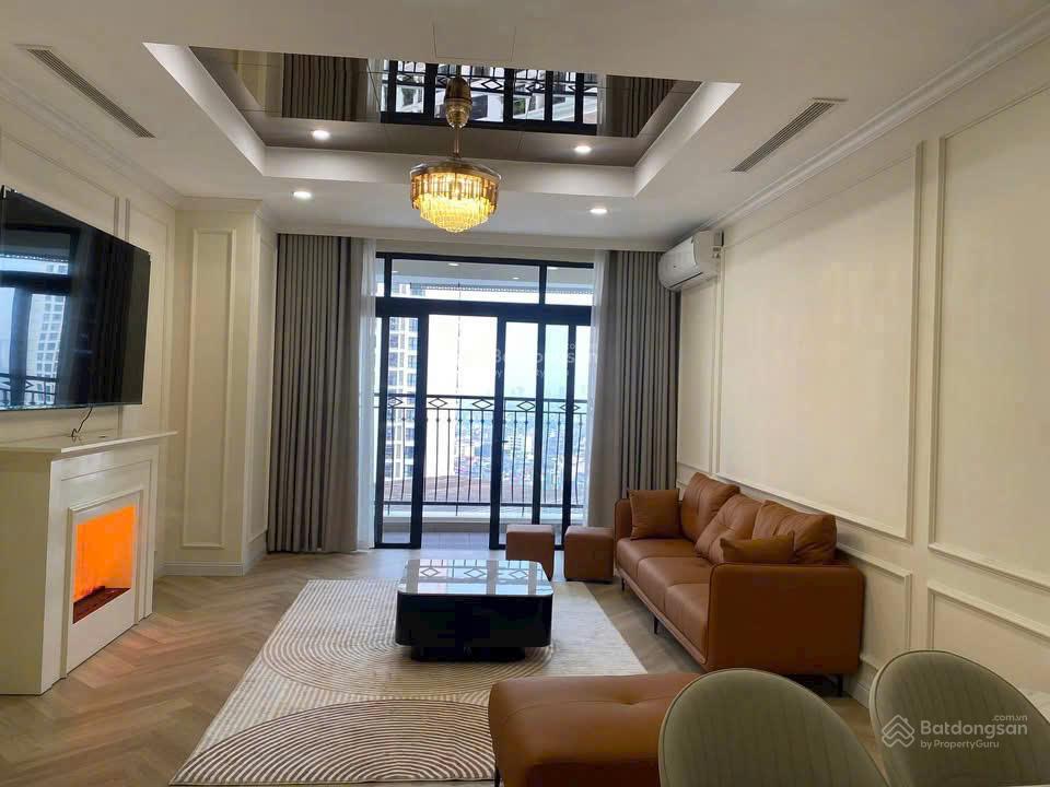 Cần bán gấp căn hộ 88m2, 2pn + 2wc tại royal city, giá chỉ 11.5 tỷ. 0869 888 ***