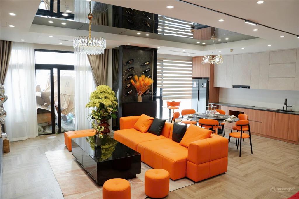Cho thuê căn góc 181m2, 3 phòng ngủ tại royal city với giá 31tr/tháng,  0869 888 ***