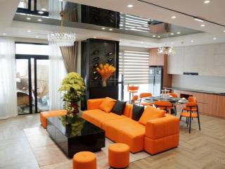 Cho thuê căn góc 181m2, 3 phòng ngủ tại royal city với giá 31tr/tháng,  0869 888 ***