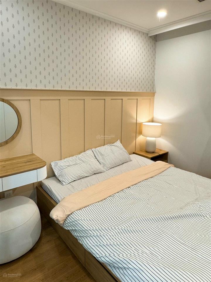Cho thuê gấp căn hộ 1 phòng ngủ sạch đẹp tại royal city, giá chỉ 14tr/tháng.  0869 888 ***