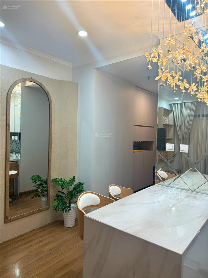 Cho thuê gấp căn hộ 1 phòng ngủ sạch đẹp tại royal city, giá chỉ 14tr/tháng.  0869 888 ***