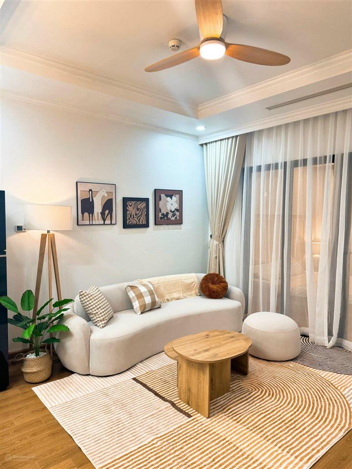 Cho thuê gấp căn hộ 1 phòng ngủ sạch đẹp tại royal city, giá chỉ 14tr/tháng.  0869 888 ***