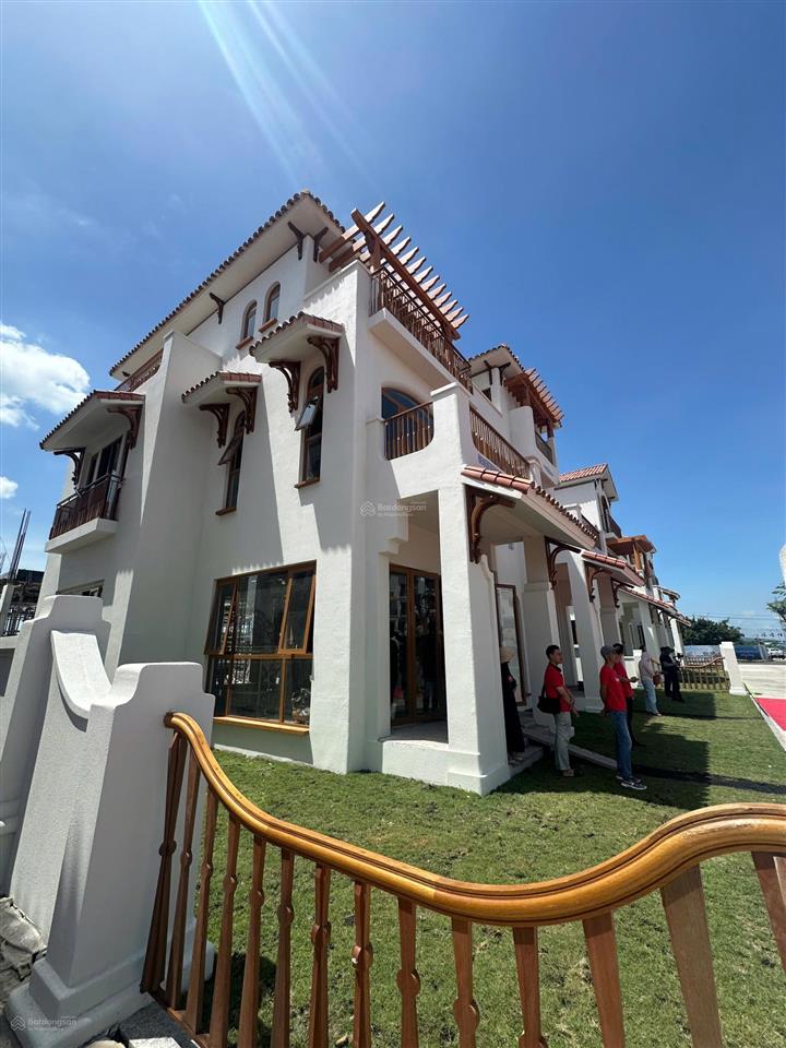 Cần bán căn liền kề d6 khu đô thị charmora city sun nha trang. 301.1m2. 3 tầng. giá 22 tỷ