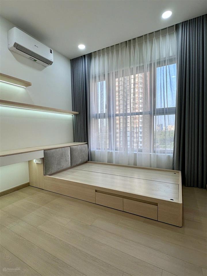 Cho thuê 3pn celestarise nhà cực đẹp tầng cao  view phú mỹ hưng