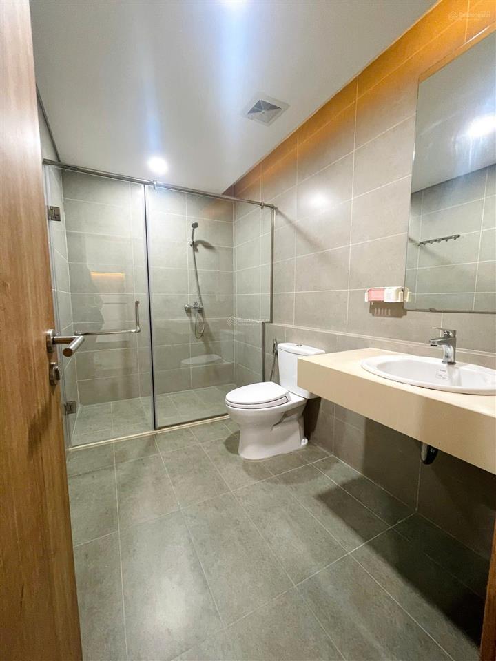 Bán căn hộ 2pn 82m2 nội thất mới tinh, tầng trung 20. ban công thoáng mát, giá chỉ 8,7 tỷ