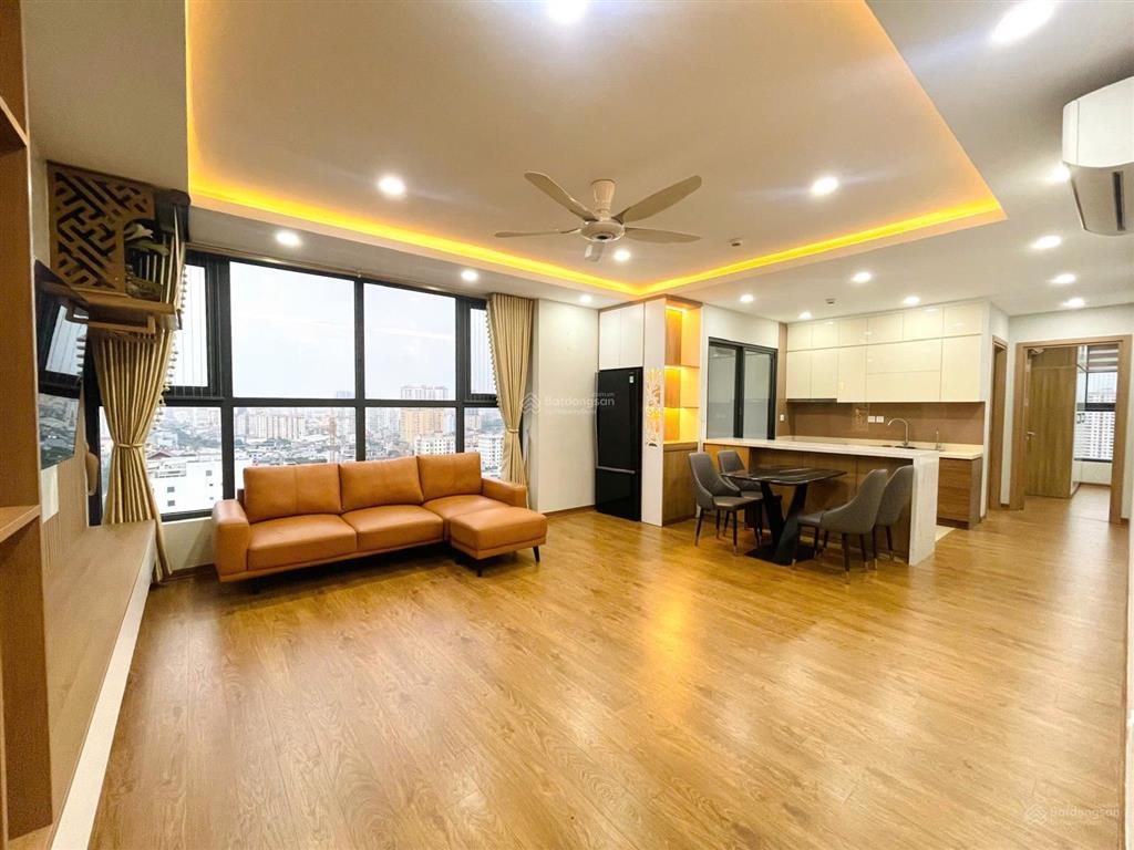 Bán căn hộ 2pn 82m2 nội thất mới tinh, tầng trung 20. ban công thoáng mát, giá chỉ 8,7 tỷ