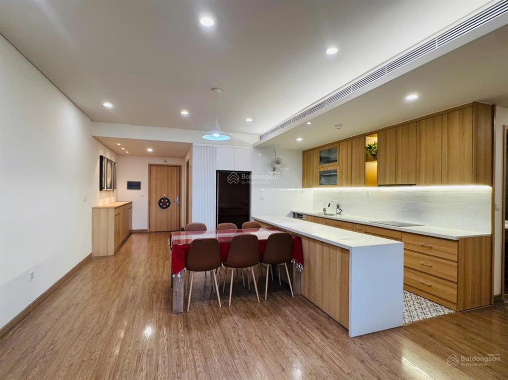 Giảm sâu bán căn góc 128m2 view hồ sky park full nội thất. tầng trung đẹp. giá chỉ 15 tỷ