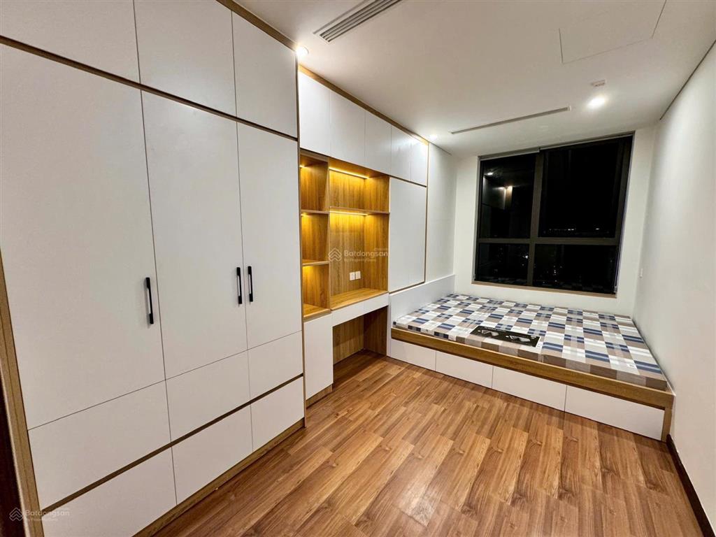 Bán căn góc 3pn 90m2 ct8  the emerald. full nội thất. tầng 20. giá 8 tỉ.