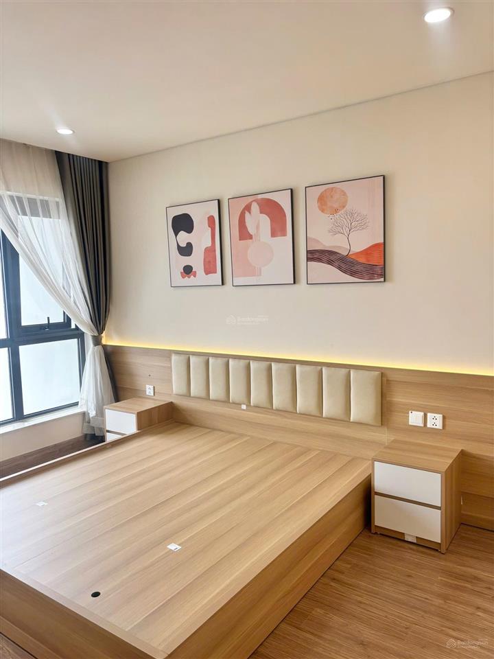 Bán căn hộ 2pn+1, tầng trung 79m2 sky park. full nội thất mới tinh. giá 9,5 tỉ.