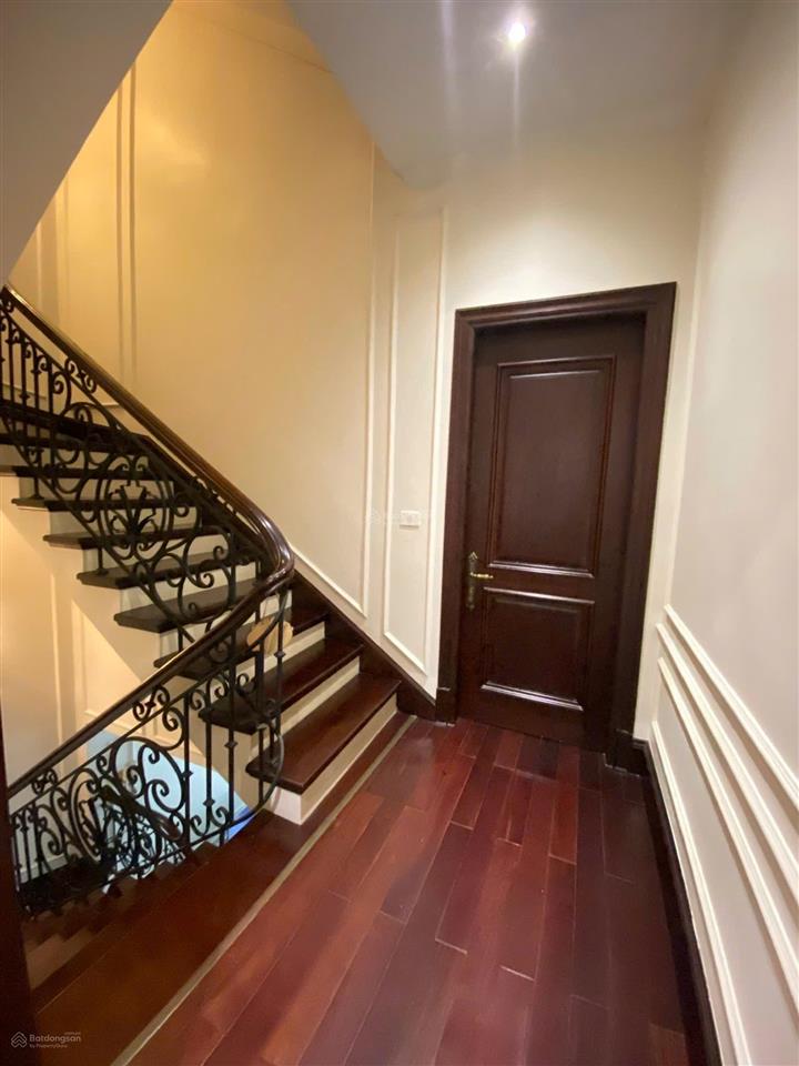 Bán nhà riêng tại vinhomes riverside, 63 tỷ, 133 m2, 4pn, 4wc, pháp lý đầy đủ