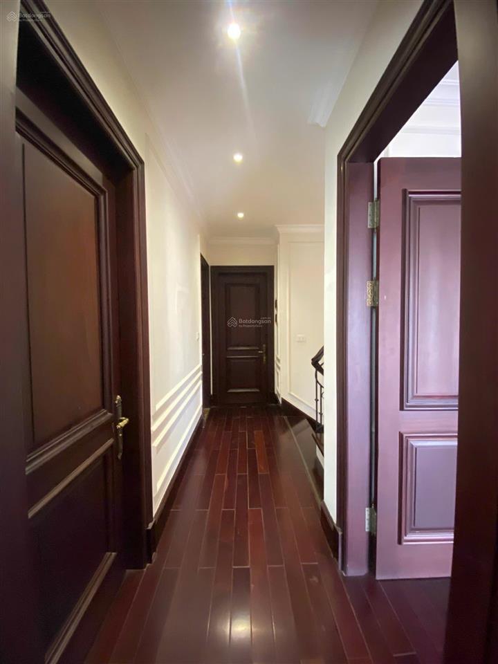 Bán nhà riêng tại vinhomes riverside, 63 tỷ, 133 m2, 4pn, 4wc, pháp lý đầy đủ