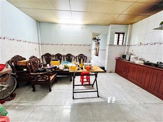 Nguyễn xí đoạn 2 chiều  giáp phạm văn đồng  1căn ra mặt tiền 5.2x14.4  giá chỉ 8,1 tỷ.