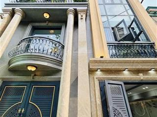 Vĩnh khánh, q4 đường 2 ôtô tránh nhau thoải mái, gần trường học. giá 3tỷ450 đang cho thuê 18tr/th